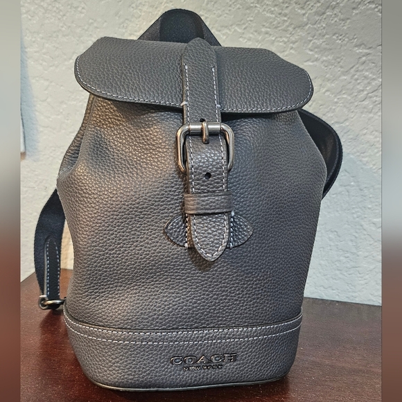 Coach Small Hudson Pack - Picture 2 of 8